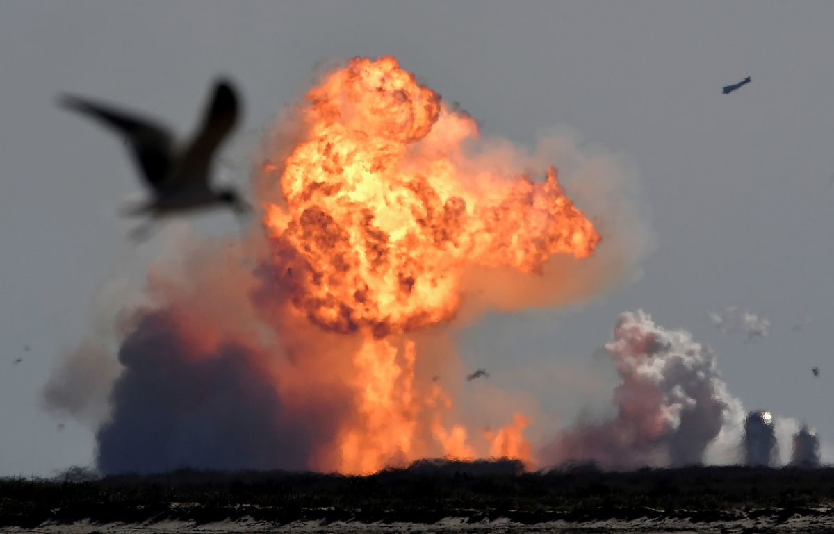 The SpaceX Starship SN9 explodes into a fireball after its high altitude test flight from test facilities in Boca Chica, Texas, U.S. February 2, 2021. Credit: REUTERS