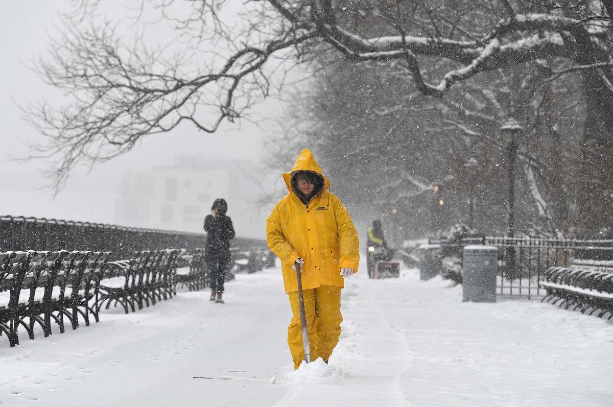 A historic winter weather system that brought bitter, record-busting cold to much of the southern and central US was pushing up the East Coast on Thursday, with forecasters warning of heavy snowfall and dangerous, icy buildups. Credit: AFP photo.