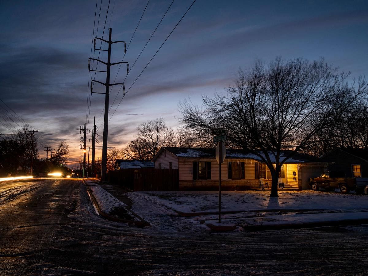 A neighborhood in Waco, Texas, is still covered in ice and snow. Credit: AFP photo.