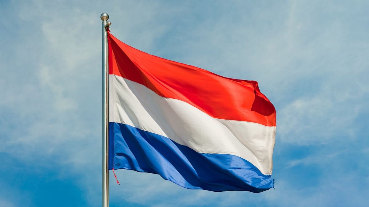 The Netherlands government put its vaccination programme on hold on Sunday due to side-effects in other countries. On Monday, it reported 10 cases of noteworthy adverse side-effects from the vaccine.