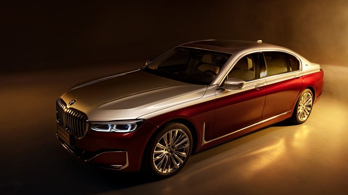 The all new 7 Series was seen in two-tone; a Cashmere Silver metallic at top and the Aventurine Red metallic paint in the bottom.