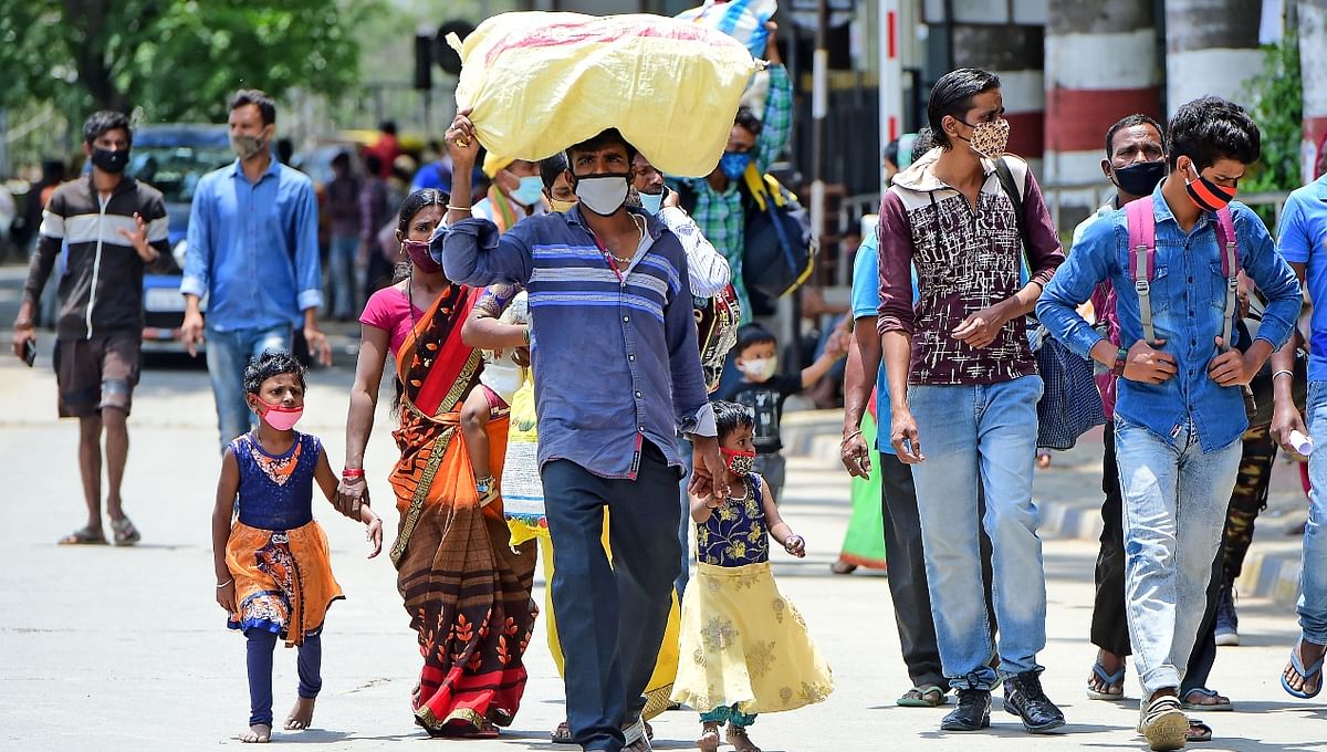 Mass exodus of labourers continues 24-hours before lockdown imposed in Karnataka.