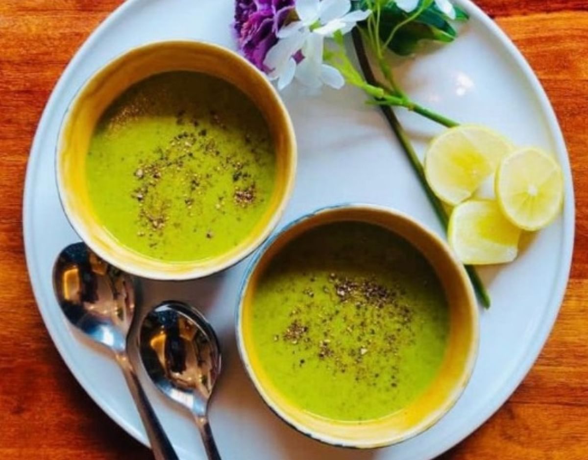 Oats and spinach soup - Two most ‘super-foods’ meet to create a super delicious healthy meal. Spinach is packed with iron, vitamin A, C and K besides protein and Oats are a good source of carbs and fibre and fully loaded with antioxidant plant compounds. This recipe is highly filling.