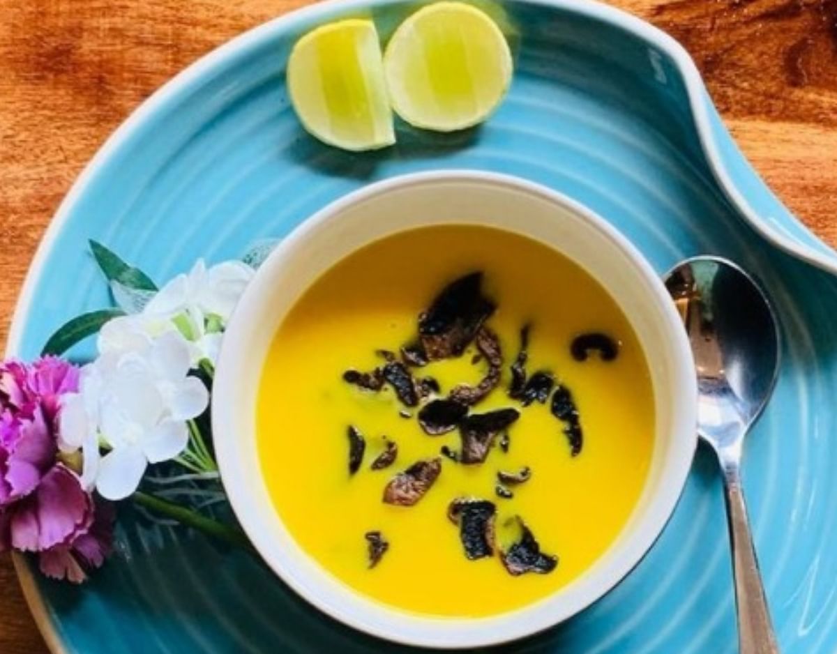 Pumpkin soup – Pumpkin is packed with Vitamins that boosts immunity. It contains antioxidants, such as alpha-carotene, beta-carotene, and beta-cryptoxanthin that neutralize free radicals, stopping them from damaging your cells.