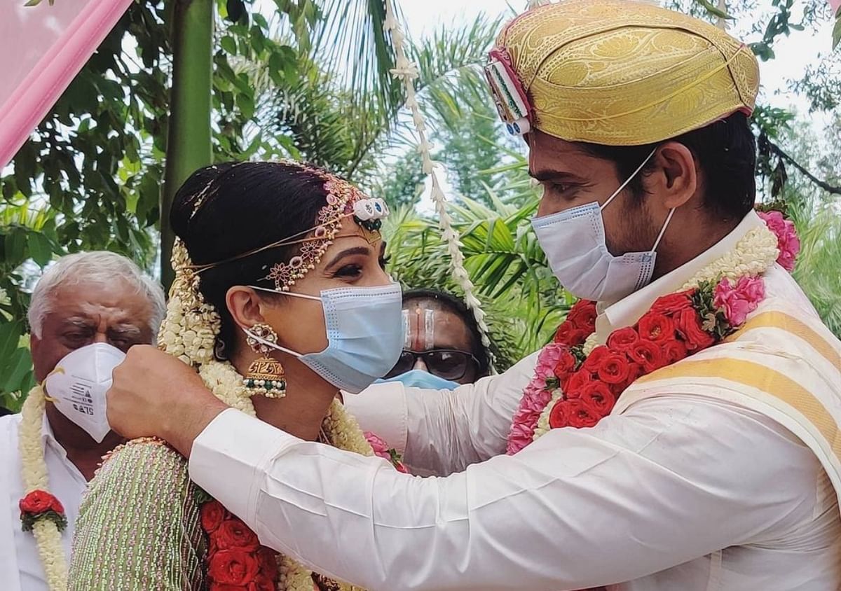 'Lakshmi Baramma’ fame Chandan Kumar and Kavitha Gowda got married in a hush-hush ceremony in Bengaluru on May 14, 2021. Credit: Instagram/iam.kavitha_official