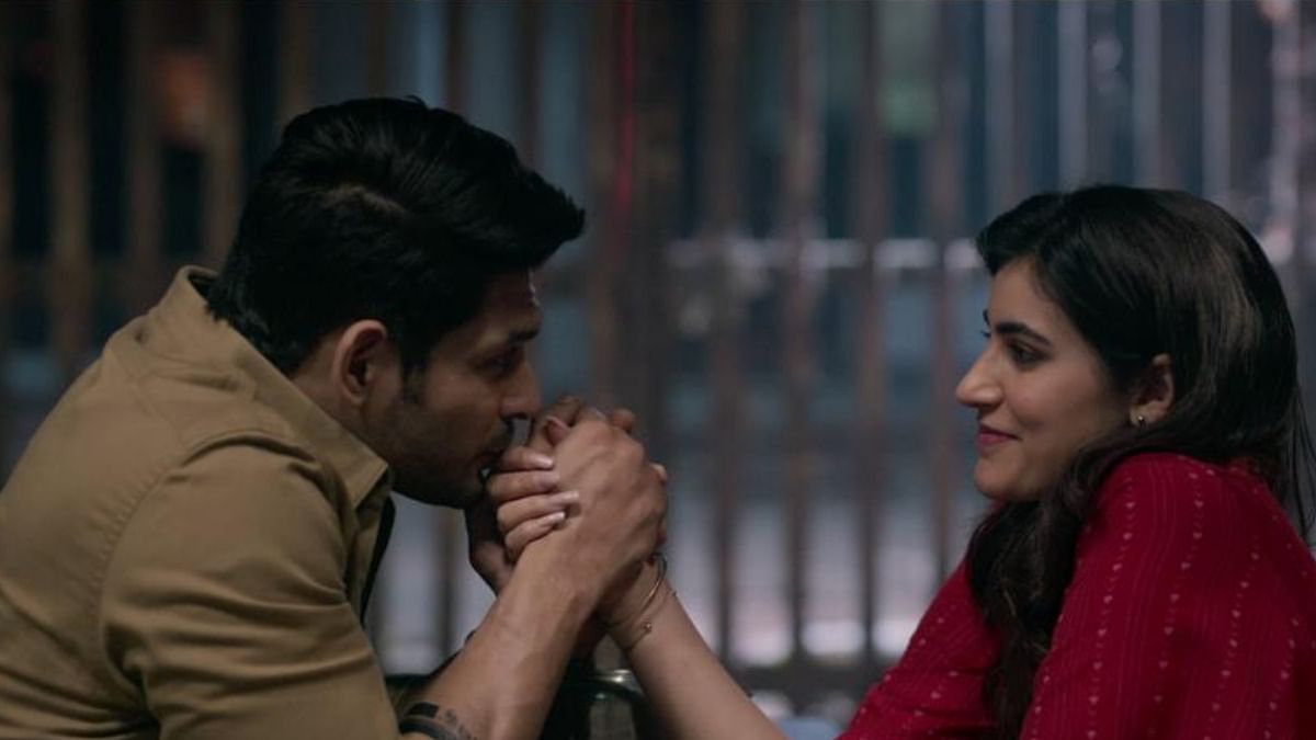 Sidharth-Sonia's sizzling chemistry as Agastya & Rumi: While the first two seasons of the show featured Vikrant Massey and Harleen Sethi who made their respective characters – Veer and Sameera popular, the new season featuring Sidharth Shukla and Sonia Rathee and their sizzling chemistry has been the talking point ever since the makers have launched the impressive posters, teasers, and trailer. Such has been the craze of the two actors that their fans have created a new hashtag 'AgMi' basis their respect