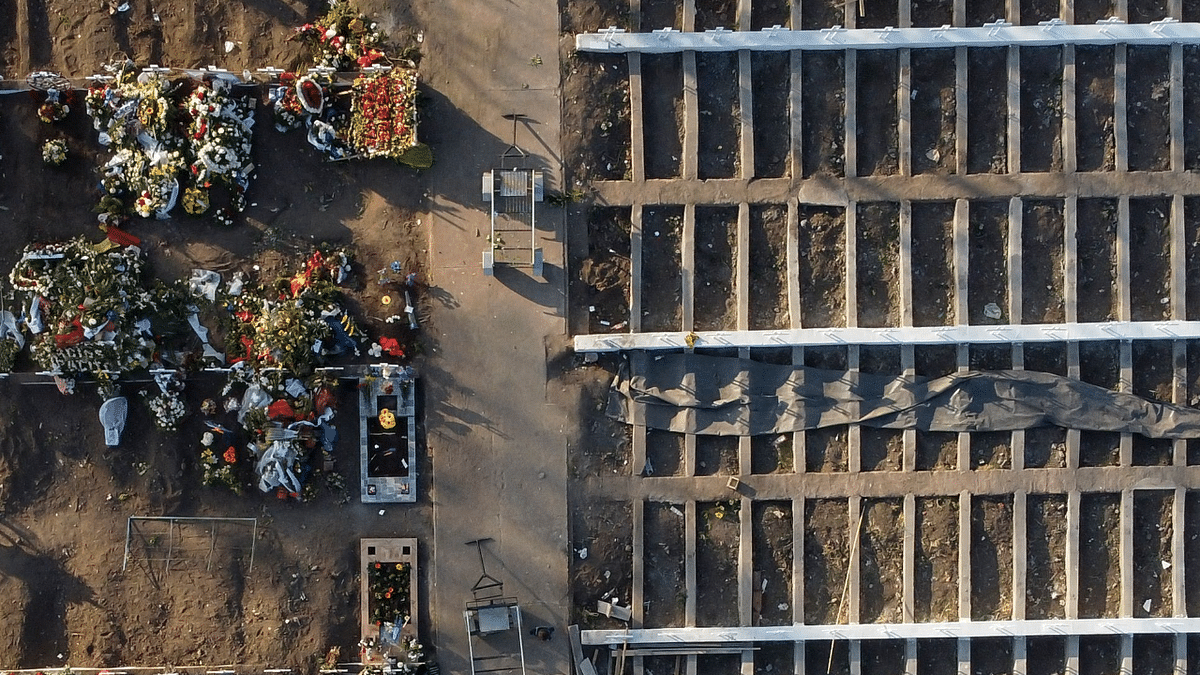 Aerial view of a new sector of graves in the General Cemetery of Santiago. Chile's health authorities reported on Monday that the number of deaths from the coronavirus pandemic has surpassed 30,000 and announced the extension of border closures until the end of June. Credit: AFP Photo