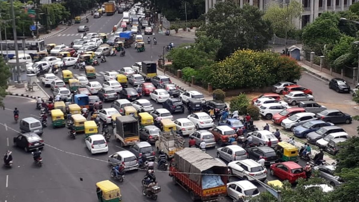 The chaotic traffic extended up to Bommanahalli and Silk Board Junction. Credit: DH Photo/ Dinesh SK