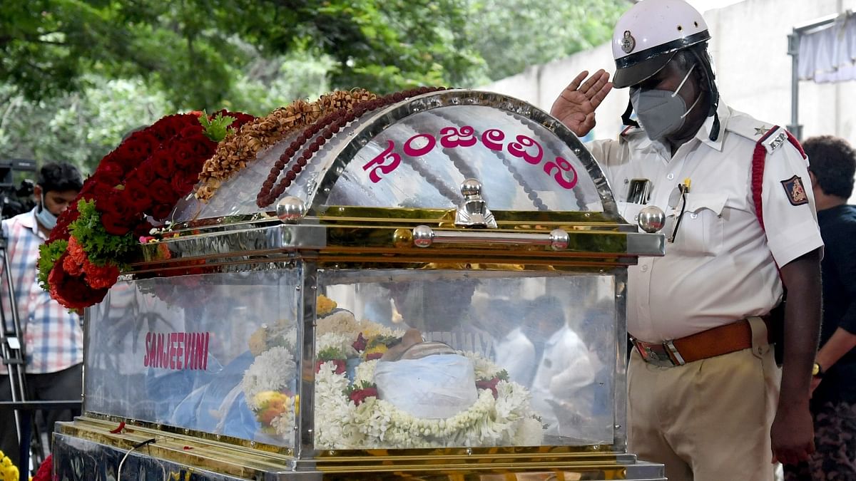 In Pics | Celebs, well wishers pay their last respects to Sanchari Vijay