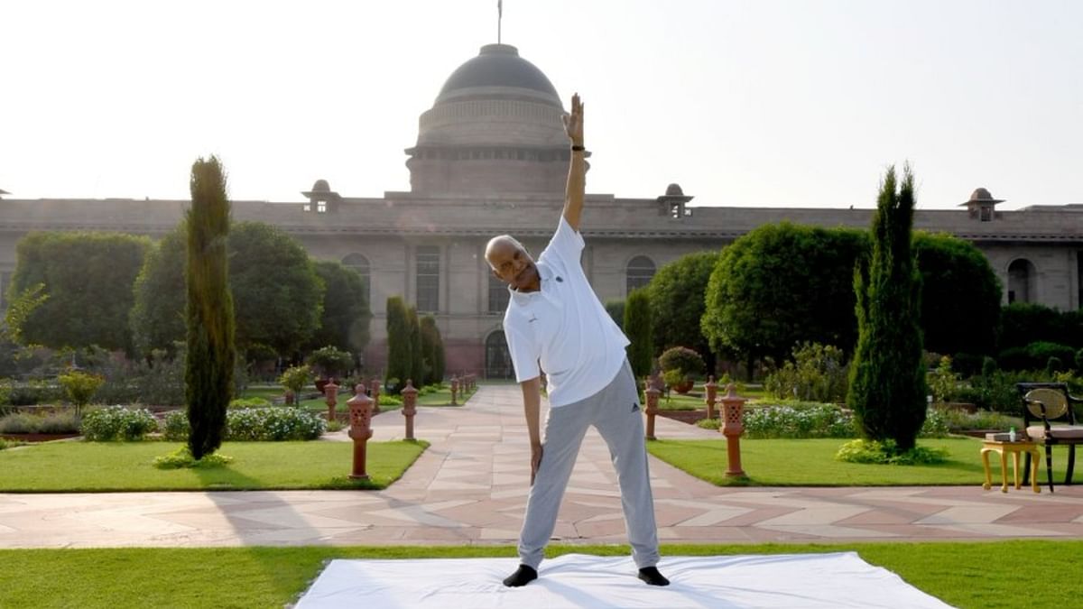 President Ram Nath Kovind performed yoga at Rashtrapati Bhavan. Credit: Twitter/@rashtrapatibhvn