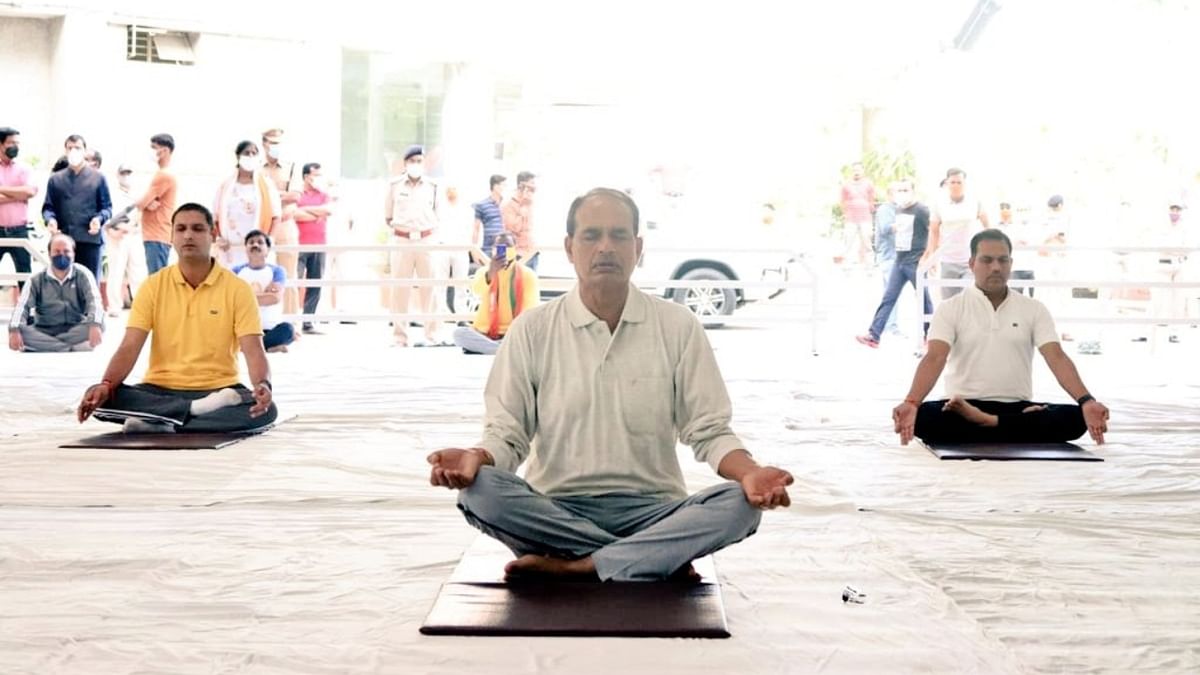 Madhya Pradesh Chief Minister Shivraj Singh is seen doing dhyana yoga on the occasion of seventh International Yoga Day. Credit: Twitter/@ChouhanShivraj