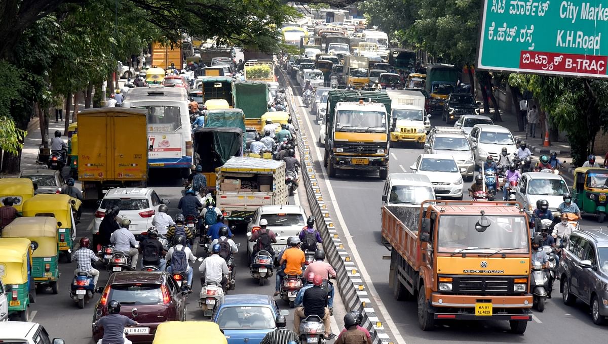 BMTC, considered to be the lifeline of Bengaluru, said that it will resume operations with 2,000 buses on June 21 from 6 am to 7 pm on major routes. Credit: DH Photo/SK Dinesh