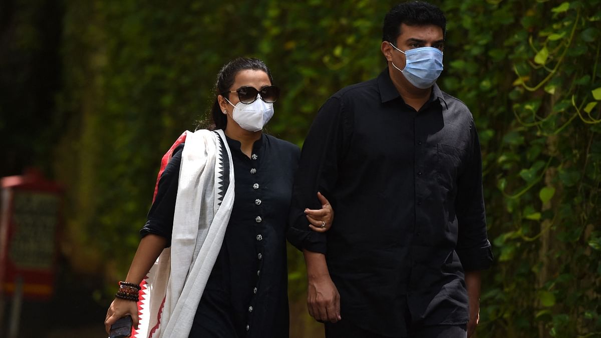 Vidya Balan and her husband Siddharth Roy Kapur visit Dilip Kumar's residence. Credit: AFP Photo