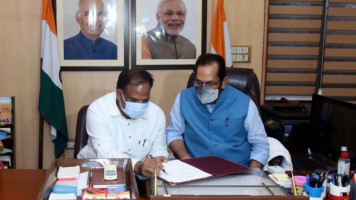 John Barla took charge as the Minister of State for Minority Affairs in the presence of the Union Minister for Minority Affairs Mukhtar Abbas Naqvi.
