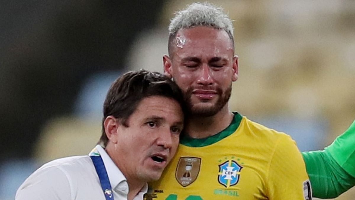Brazil great Juninho Paulista and Neymar look dejected after the Copa America final. Credit: Reuters Photo