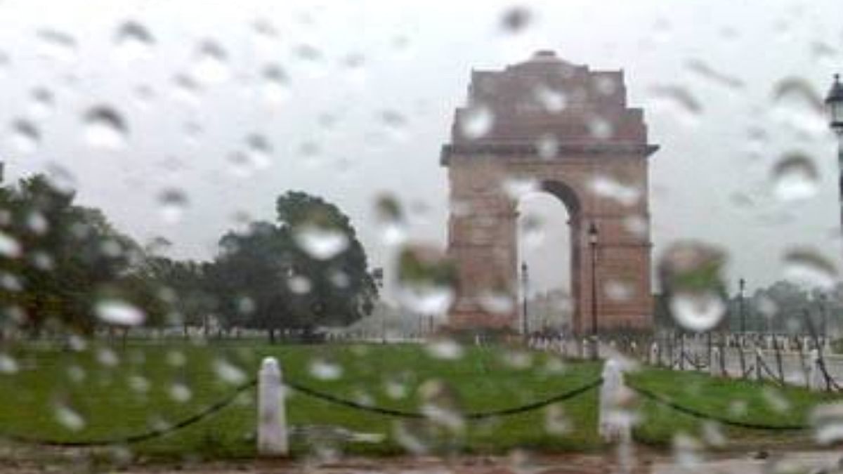 Delhi-NCR received incessant rains bringing relief to people from the ongoing spell of scorching heat as the Monsoon arrived in the capital after much delay. Credit: Twitter/MohammadMannan