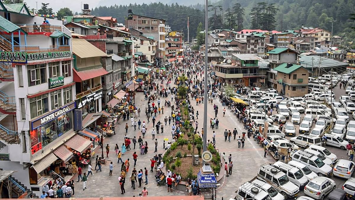 A crowded Mall Road after Covid-19 relaxation in Manali. Credit: PTI Photo