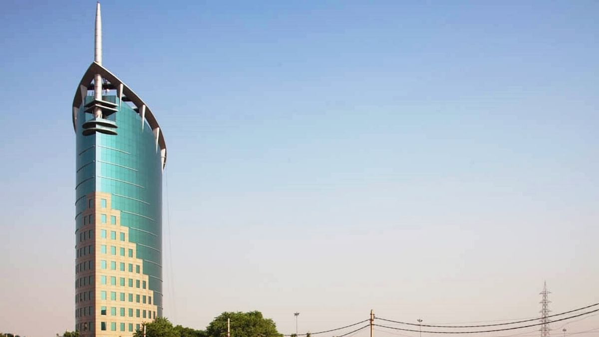 DLF Gateway, Gurugram: Designed like a ship, this office space is loaded with futuristic amenities and is one of the tallest skyscrapers in Gurugram. Credit: Zricks
