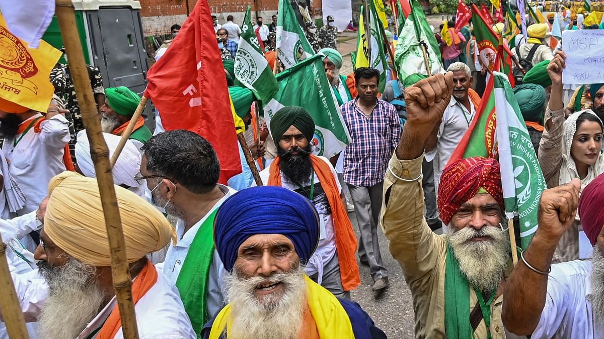 Farmers begin protests against farm laws at Jantar Mantar in Delhi; See Pics