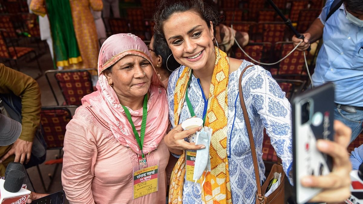 Gul also clicked selfies with women farmers during the agitation. Credit: PTI Photo