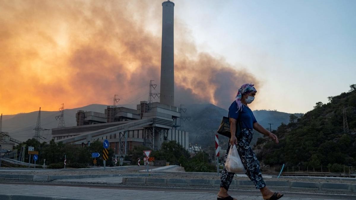 A Turkish thermal power plant on the Aegean Sea was being evacuated on August 4, as a wildfire that has raged across the country for the past week reached its edge.Rescuers used helicopters and water cannon, in a fitful fight to save a Turkish power plant from being engulfed by deadly wildfires testing the leadership of President Recep Tayyip Erdogan. Credit: AFP Photo