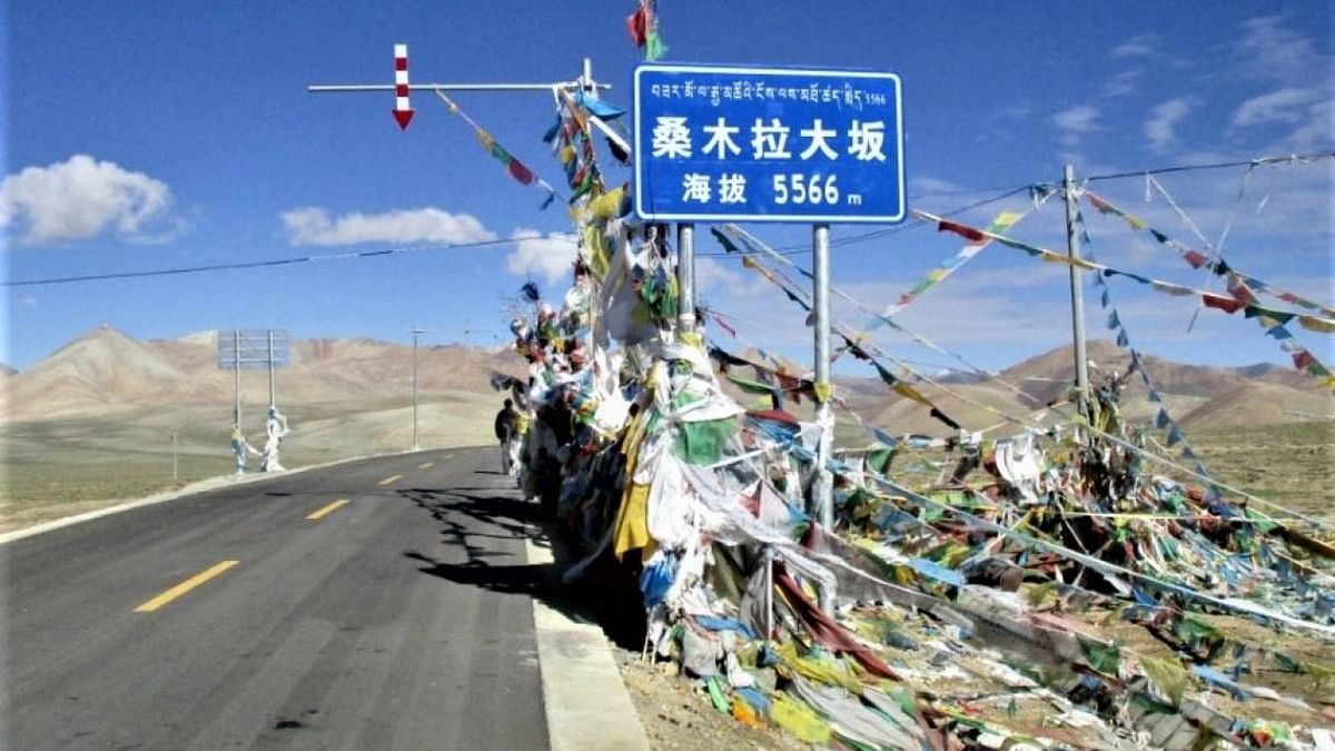 Semo La Central, Tibet (5,565 mtrs or 18,358 feet): Semo La is a mountain pass situated in Tibet’s Coqen County, Ngari area. Reportedly, this pass is majorly used by the travellers visiting Mount Kailash. Credit: www.motogpsroutes.com