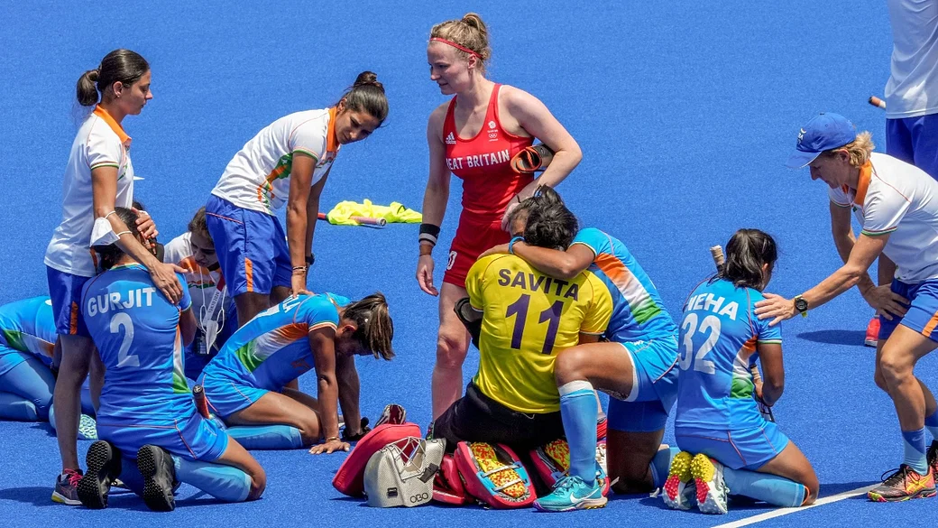 Indian women's hockey team finishes 4th at Olympics after losing to Great  Britain; See match pics!