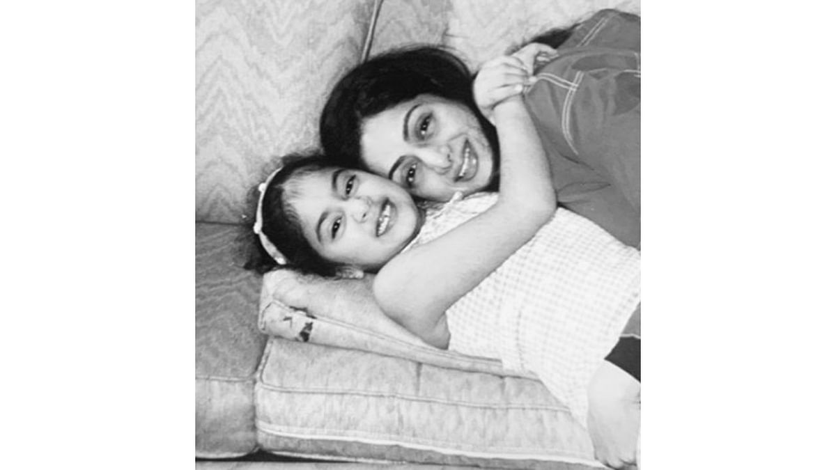 Here's an adorable picture of Sridevi with her daughter Janhvi. Credit: DH Photo