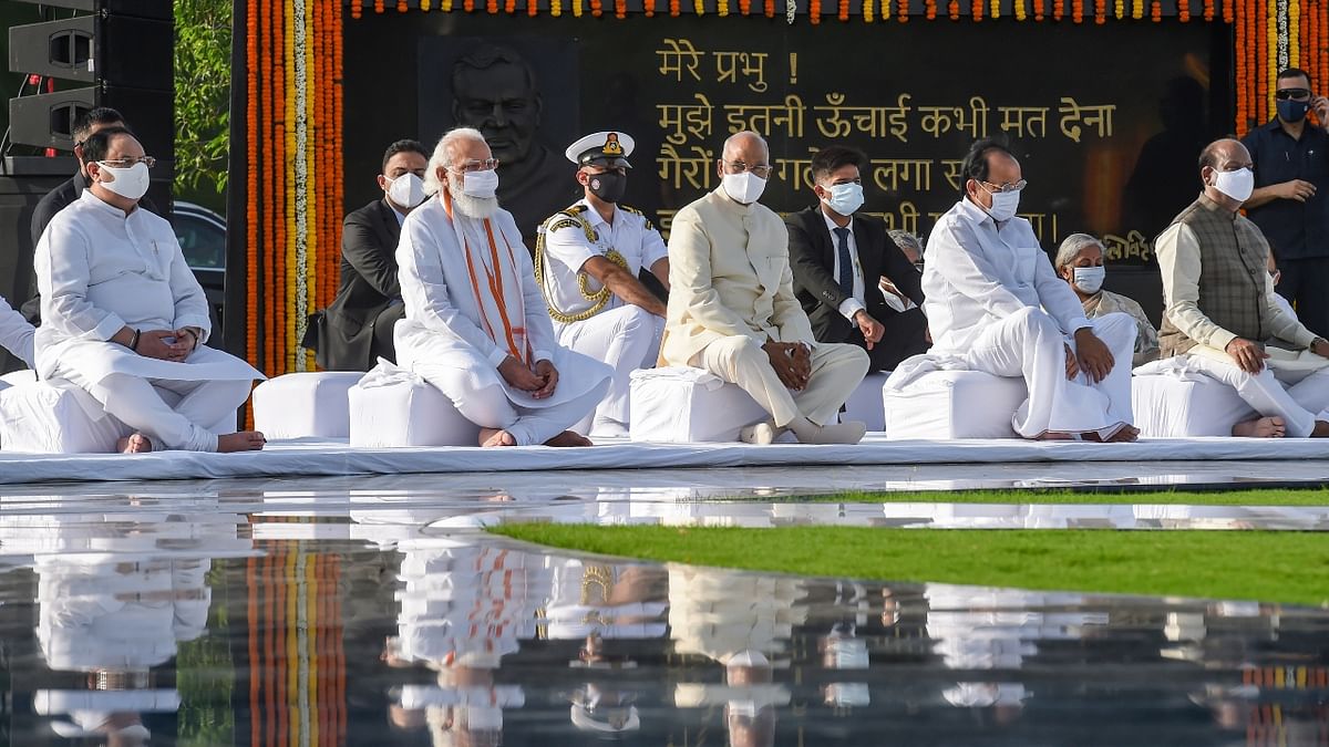 Prime Minister Narendra Modi, President Ram Nath Kovind, Vice President M Venkaiah Naidu and others pay tribute to former PM Atal Bihari Vajpayee on his death anniversary, at Sadaiv Atal in New Delhi. Credit: PTI Photo