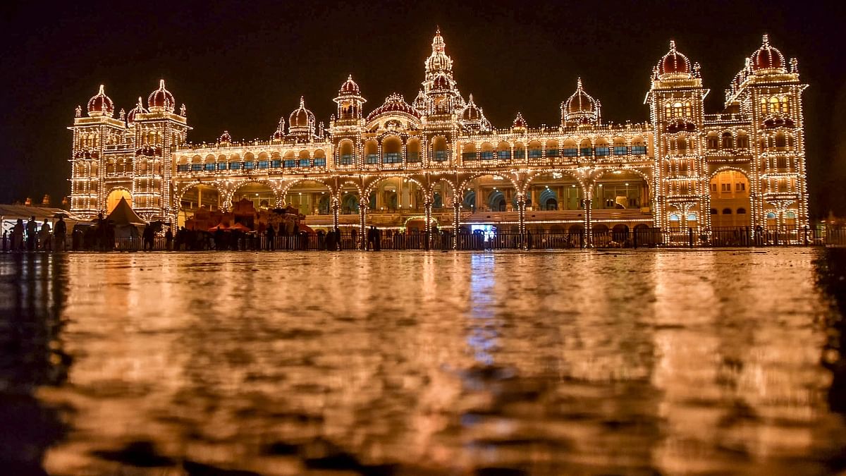 However, the Mysuru royal palace will continue to shine at night for the next nine days with Chief Minister Basavaraj Bommai ordering to light up the palace for the tourists. Credit: BR Savitha