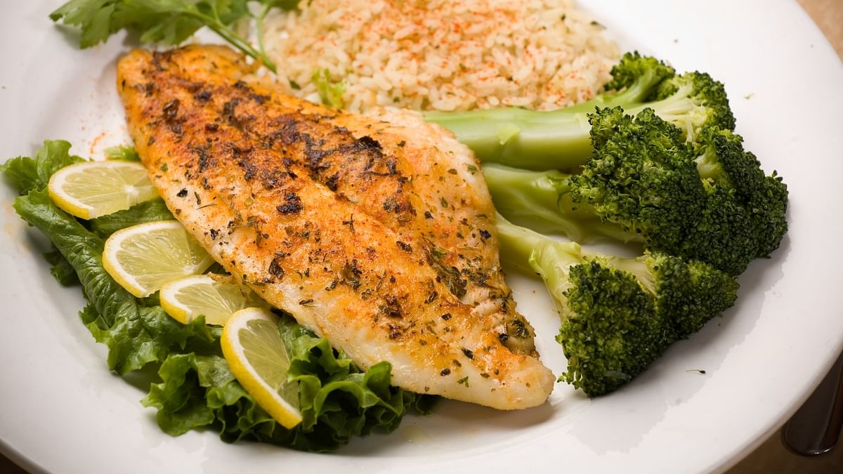 Inclusion of omega-3 fat: Fishes are rich in omega-3 fatty acids which are beneficial for heart as they improve cholesterol levels and reduce the risk of heart attacks. Vegetarians can get omega-3 fats from spinach, wheat germ, walnuts, flaxseed and flaxseed oil, soya and canola oil and pumpkin seeds. Credit: Getty Images