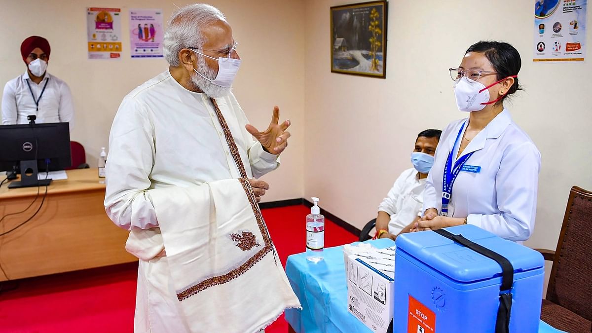 PM Modi also interacted with healthcare workers. Jasmeet Singh, a healthcare worker, said the prime minister asked him of her working experience. Credit: PIB Photo