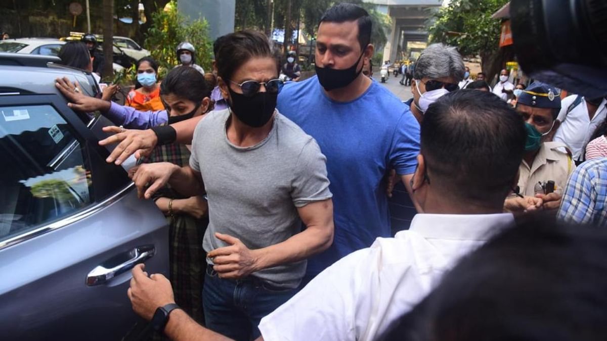 Bollywood superstar Shah Rukh Khan reached Mumbai's Arthur road jail on October 21 to meet his son Aryan Khan who is lodged in jail since October 8 in the drugs-on-cruise case. Credit: Pallav Paliwal
