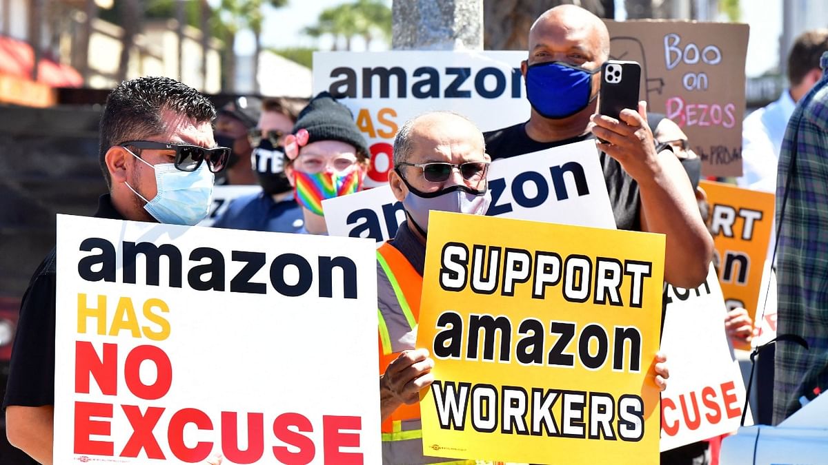 Employees at an Amazon warehouse in New York City who want to succeed in forming a union, six months after a similar attempt in Alabama failed, announced that they had taken the first step by having their case validated by the agency in charge of labour law. Credit: AFP Photo