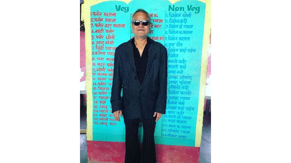 Sanjay Mishra –  Amid the showbiz glitz, Sanjay Mishra quit the glamour world and worked at dhaba in Rishikesh for a salary of mere Rs 150. Credit: Instagram/imsanjaimishra