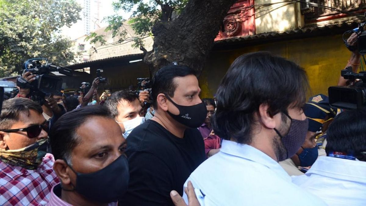 SRK's personal guard Ravi came to receive Aryan at the Arthur Road jail. Credit: Pallav Paliwal
