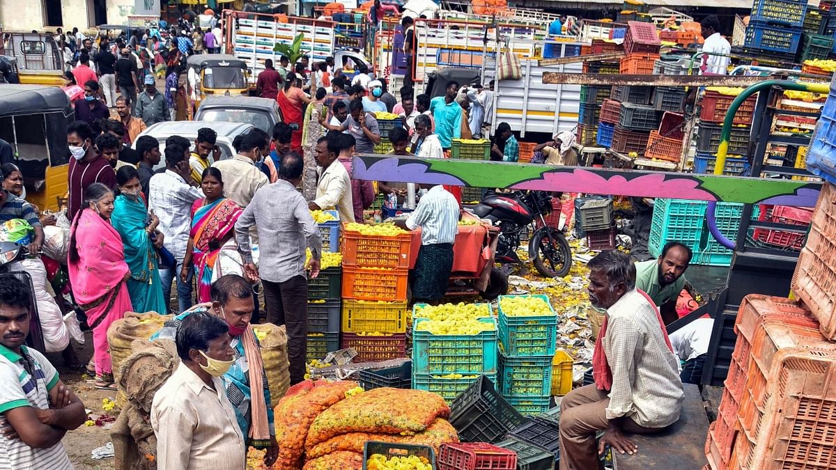 Crowded Gudimalkapur flower market ahead of Diwali at Mehdipatnam in Hyderabad. Credit: PTI Photo
