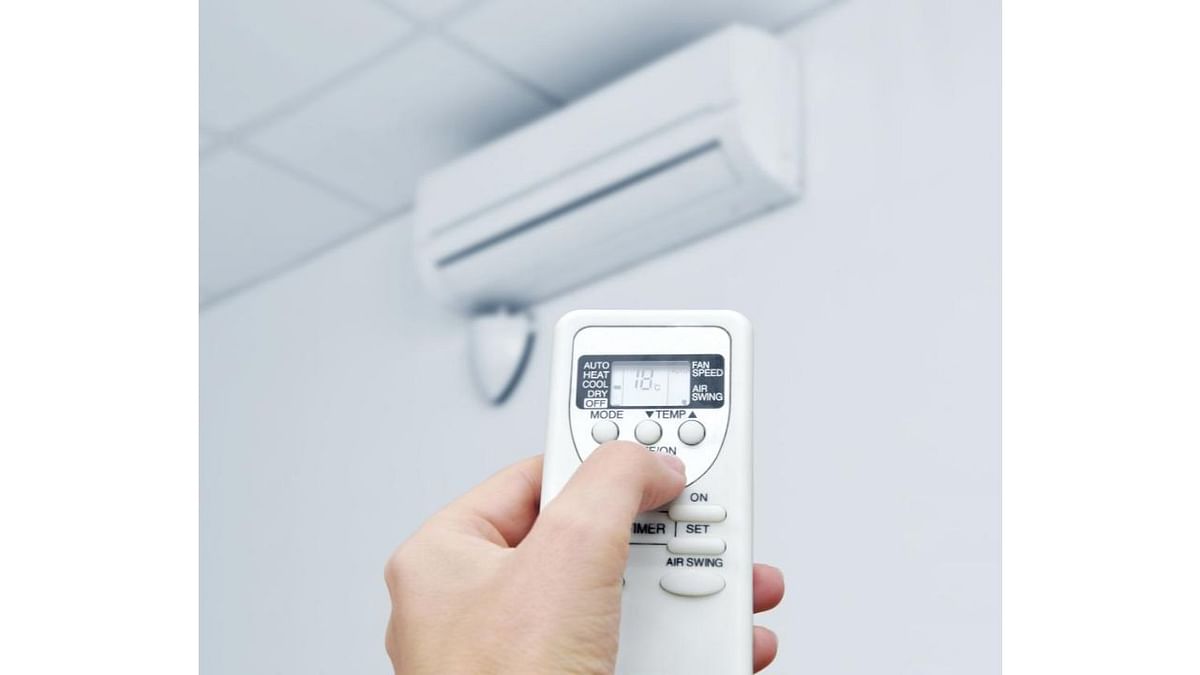 Limited use of Air Conditioner: Air Conditioner’s emit a lot of heat which is bad for the atmosphere. One should try and use fans relatively more compared to ACs and it also consume less power and energy compared with ACs. Credit: DH Pool Photo