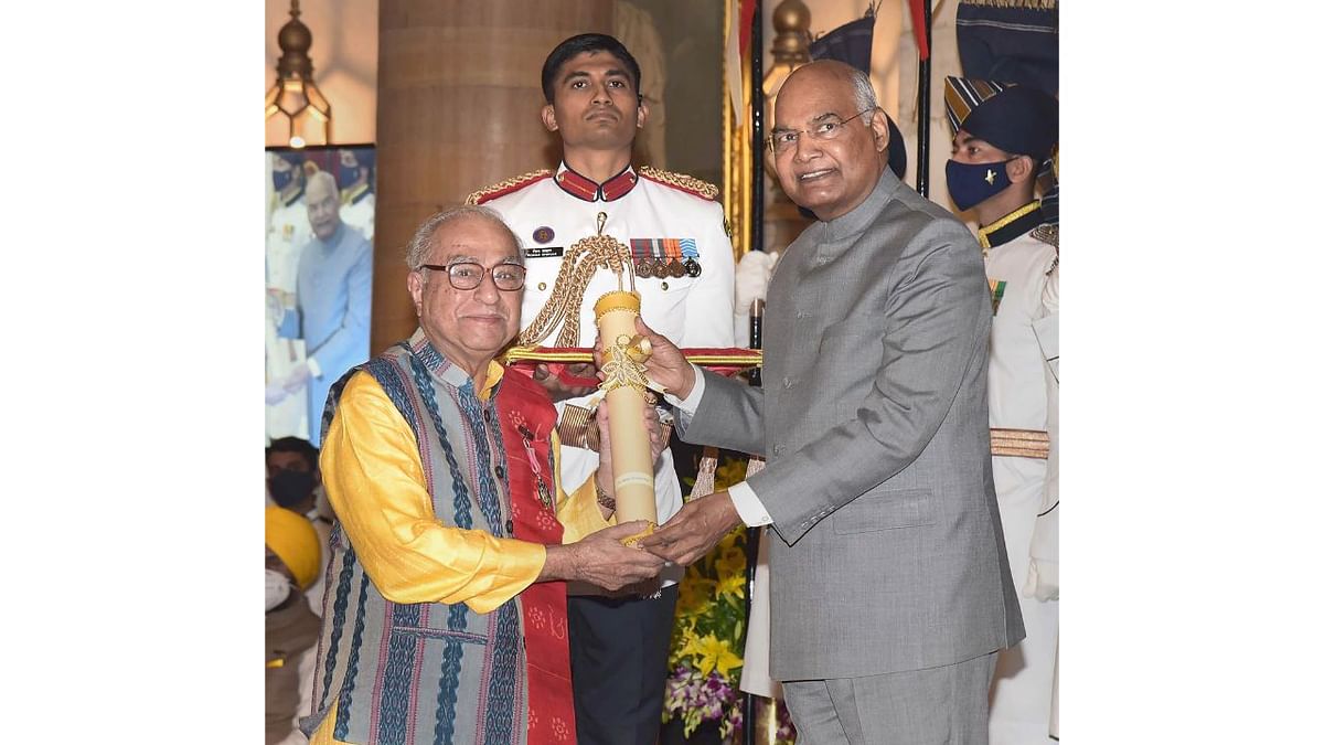 President Ram Nath Kovind presents the Padma Shri Award to Dr Rajat Kumar Kar, at the Civil Investiture Ceremony-III at Rashtrapati Bhavan in New Delhi. Credit: PIB Photo