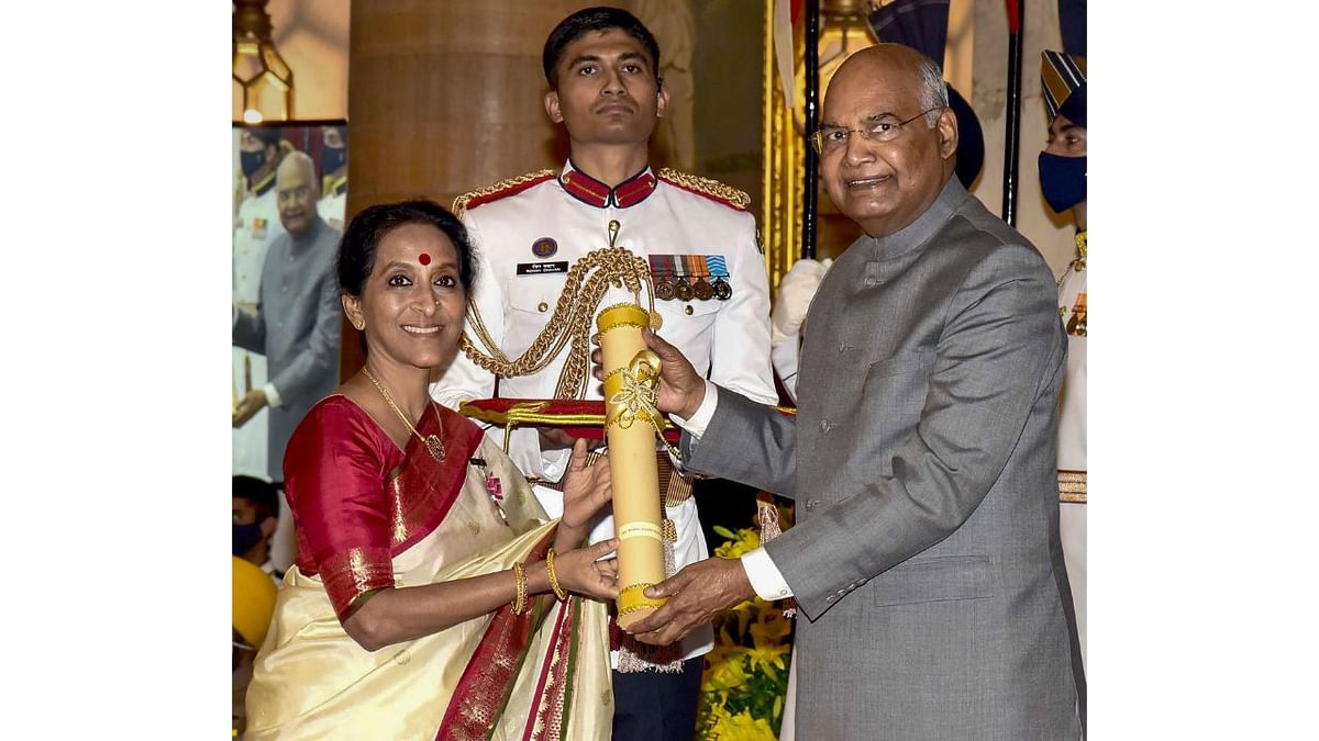 President Ram Nath Kovind presents the Padma Shri Award to Bombay Jayashri Ramnath at the Civil Investiture Ceremony-III, at Rashtrapati Bhavan in New Delhi. Credit: PIB Photo