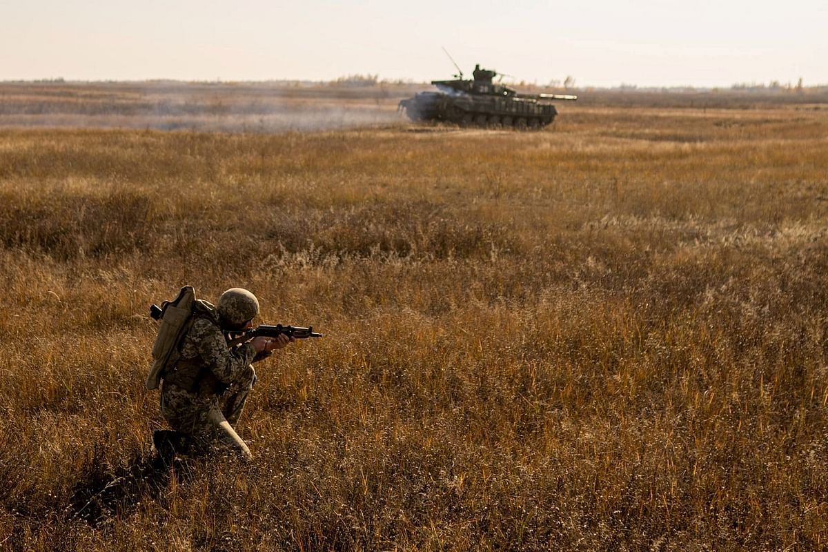 A serviceman of the Ukrainian Armed Forces takes part in military drills at a training ground near the border with Russian-annexed Crimea in Kherson region, Ukraine. Credit: Reuters Photo