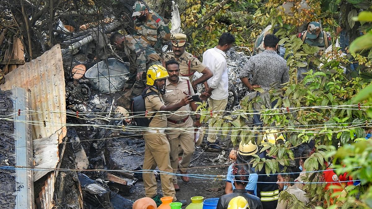 Rescue operation near the wreckage of the crashed IAF Mi-17V5 helicopter, in Coonoor, Tamil Nadu. Credit: PTI Photo