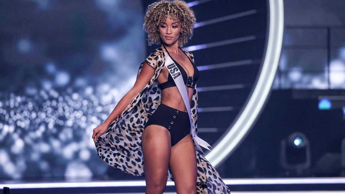 Miss USA, Elle Smith, sizzles in a black two piece. Credit: AFP Photo