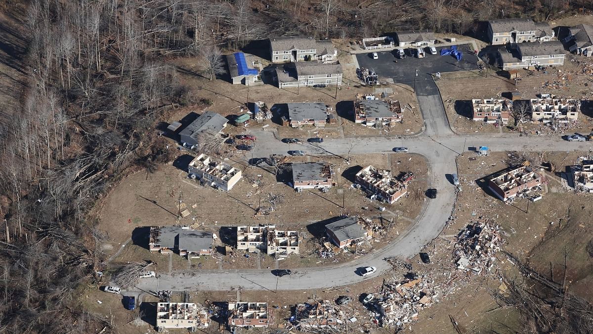 US tornadoes: Aerial pictures show scale of devastation