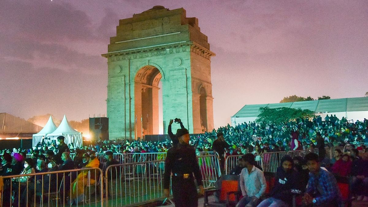 As the national capital continues to witness a rise in the number of Covid-19 cases, a night curfew has been imposed by the Kejriwal-led government in Delhi starting December 27. Credit: PTI Photo