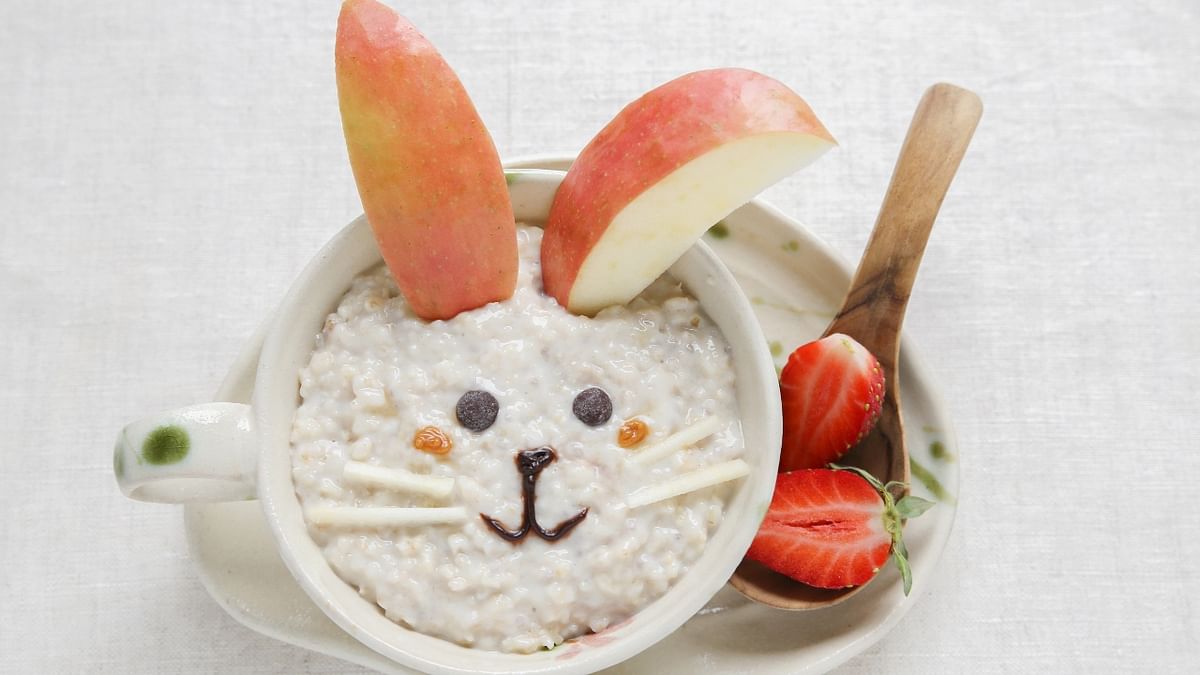 Vegetable Oatmeal: This superfood is a great option if you’re looking for a quick breakfast. Oatmeal is rich in fibre and is very helpful for maintaining sugar levels. Adding vegetables to the meal makes it more healthy. Credit: Getty Images