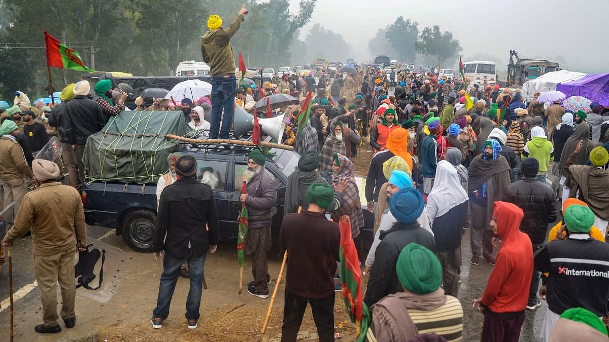 Farmers are seen staging a protest to block Prime Minister Narendra Modi's cavalcade, in Ferozepur. Credit: PTI Photo