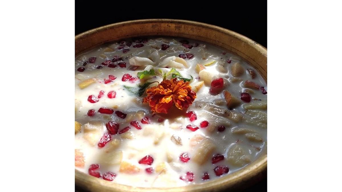 Makara Chaula: This traditional dish made from freshly-harvested rice is specially made for the occasion of Makara Sankranti in Odisha. This delicacy is made with powdered raw rice blended with ingredients like milk, sugarcane, banana and grated coconut. Credit: Instagram/odia_hotpot
