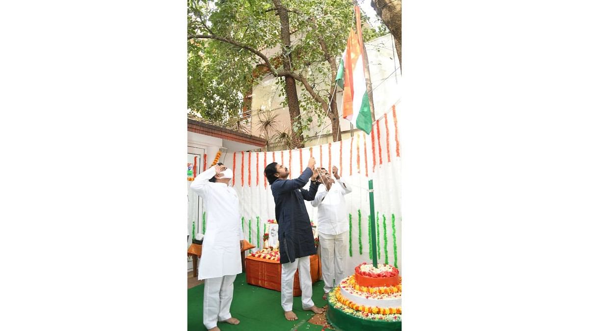 Actor turned politician Pawan Kalyan hoisted National Flag in Hyderabad. Credit: Special Arrangement