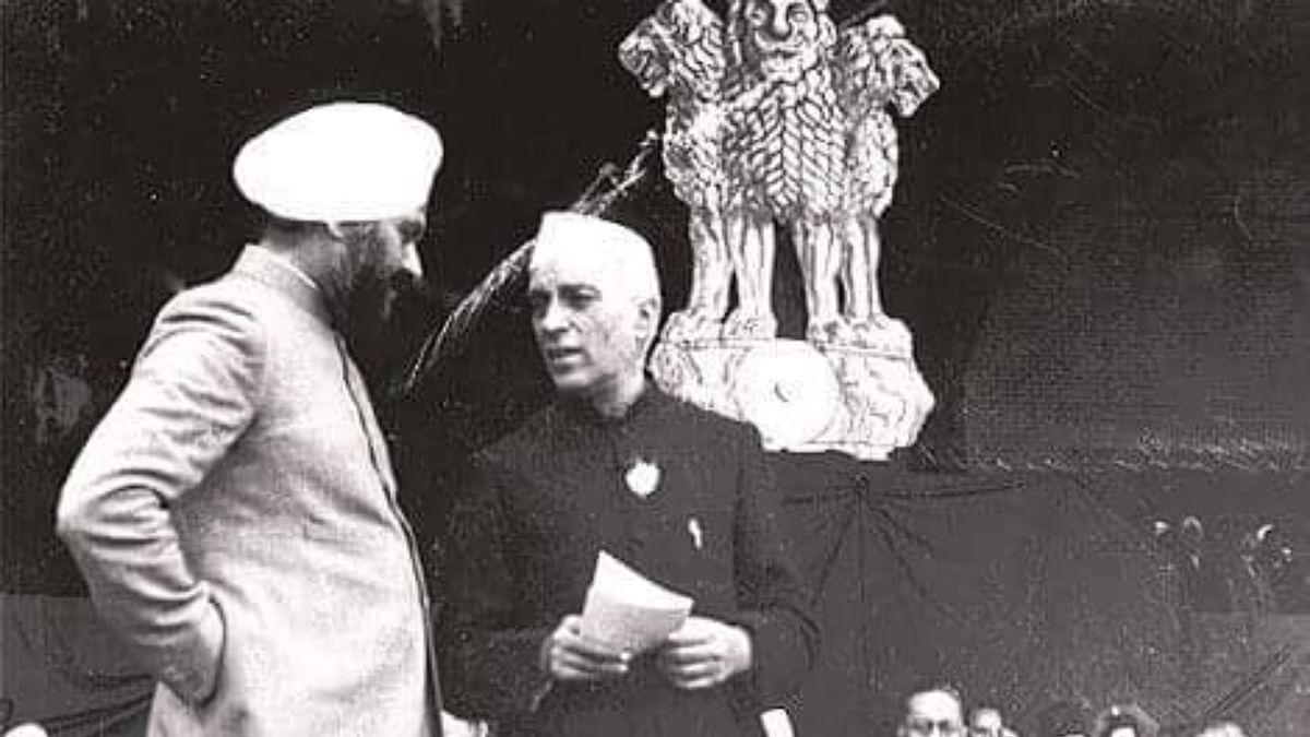 Ex-Prime Minister Jawaharlal Nehru with Defense Minister Baldev Singh at first Republic day parade on January 26, 1950. Credit: Twitter/@INCinHistory